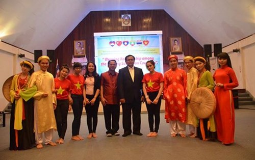 Những hoạt động của sinh viên khoa Ngoại Ngữ - Trường Đại học Đông Á với sinh viên các nước Đông Nam Á tại Thái Lan